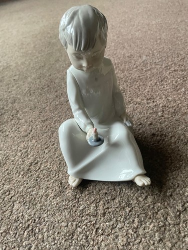 Porcelain figure nao - porcelain,