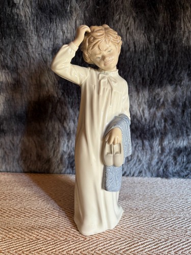 Large lladro nao boy - large,