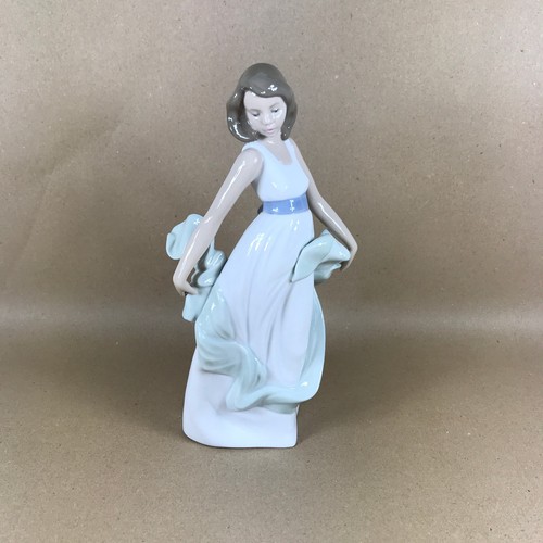 Nao lladro walking air - nao,