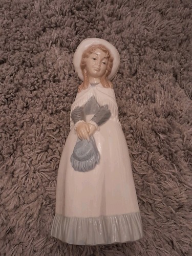 Lladro nao figurine girl with - lladro,