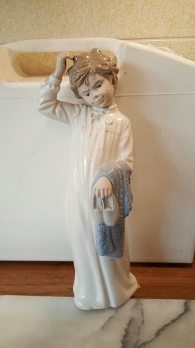 Large lladro nao boy - large,