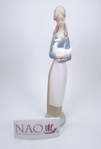 Vintage nao lladro - by,