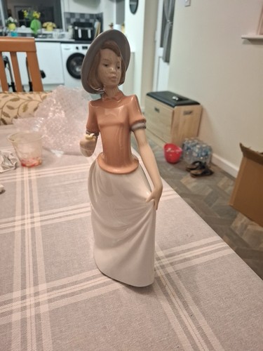 Nao lladro loves - lladro,