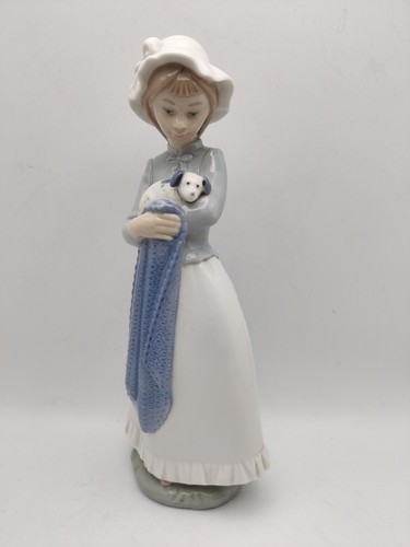 Nao lladro girl with puppy - by,