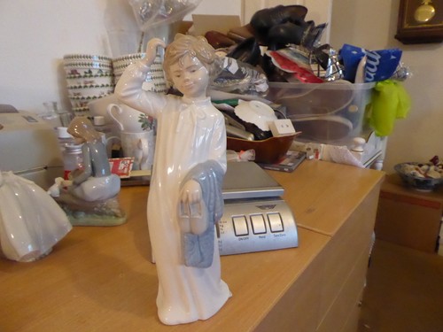 Lladro nao person with towel - with,