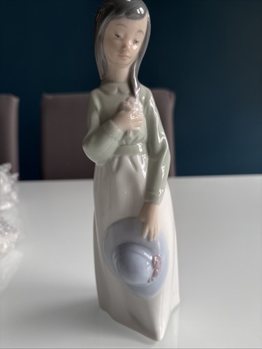Lladro nao girl - -,