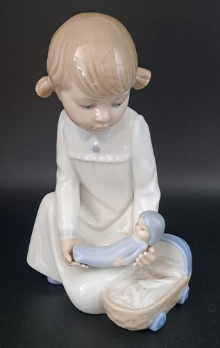 Vintage nao lladro figurine - nao, by