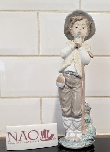 Nao figurine lladro boy - figurine, by
