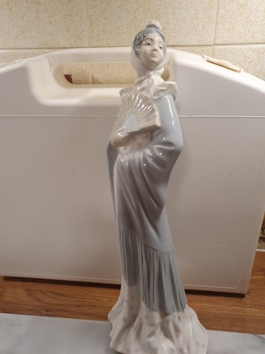 Large lladro nao lady with - large,